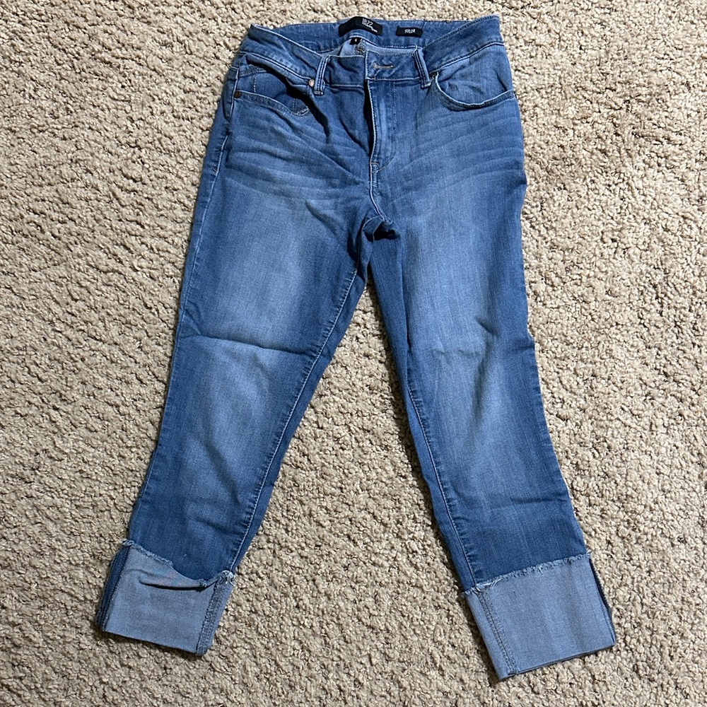 1822 Classic Blue Women's capri Taylor Jeans size 6